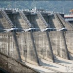 Taoyuan Shih-Men Dam is near the Live Fish Restaurant and a good hike and day trip to take before or after eating some live fish The nearby Taoyuan Shih Men Dam