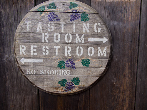 Sister Creek Winery Tasting Room sign